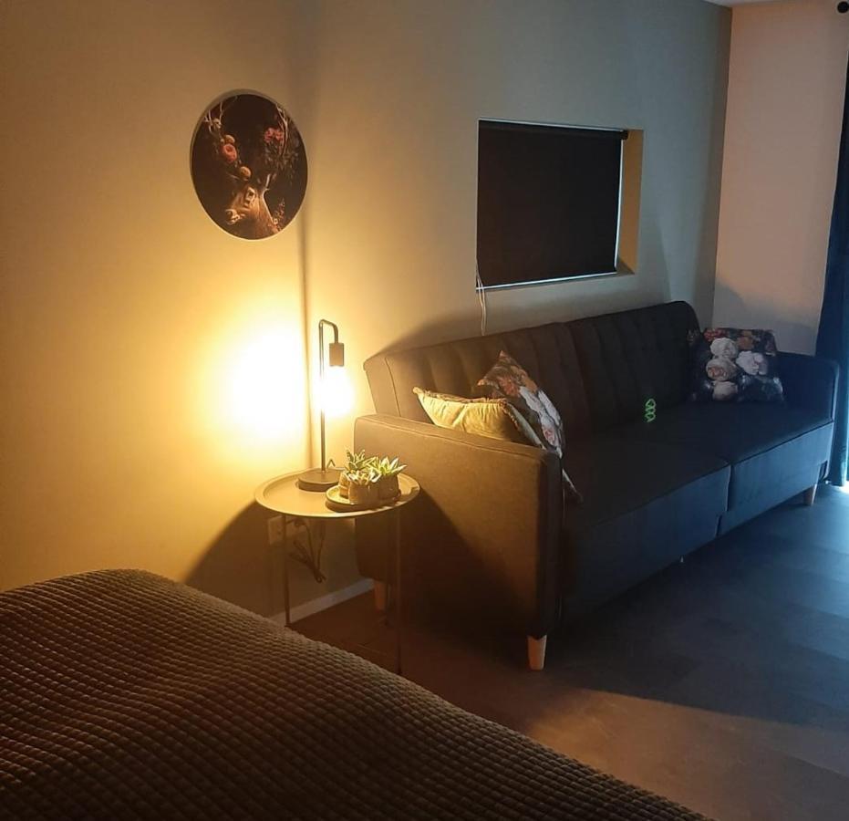 드라흐덴 Grutsk Op 12 B&B 외부 사진