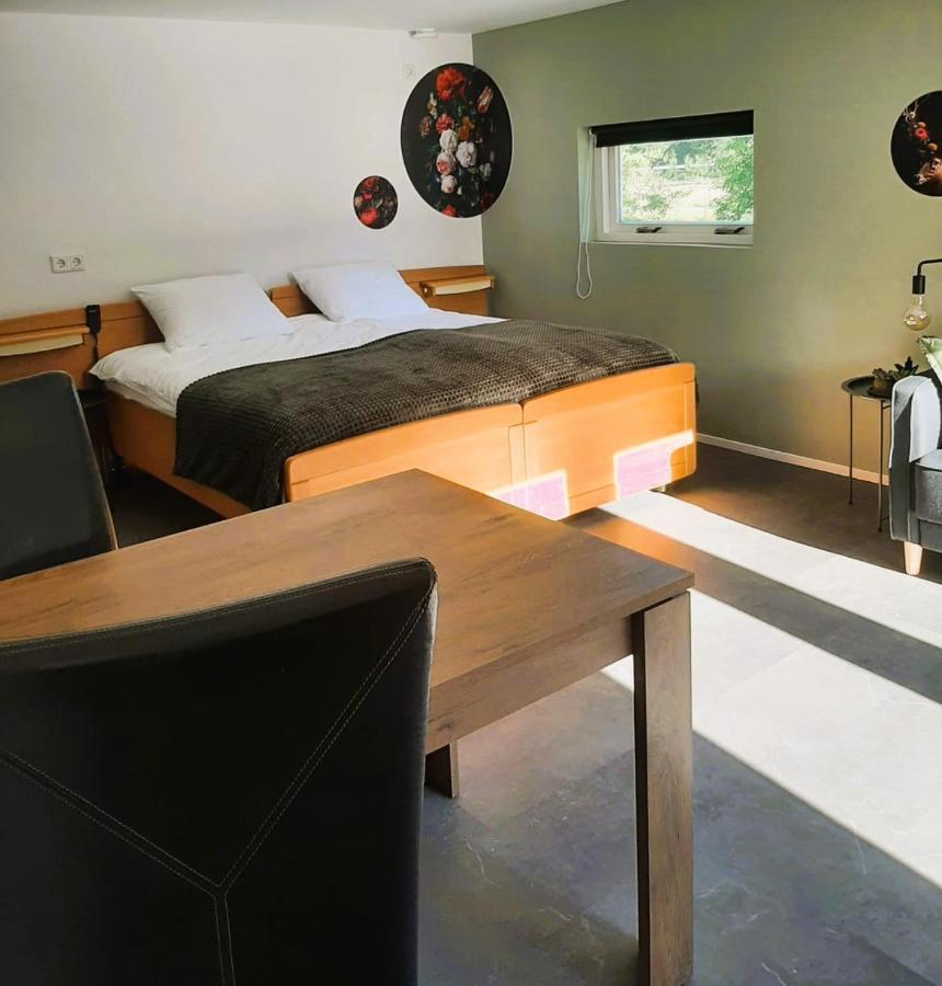 드라흐덴 Grutsk Op 12 B&B 외부 사진